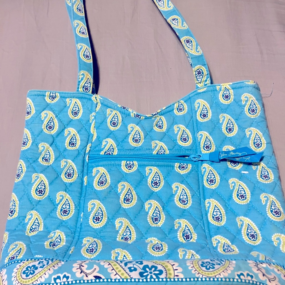 Vera Bradley looks new new pattern pocketbook